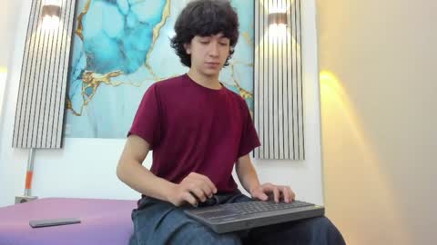 Snapshot of harry_hills1 chatting on 03-30-26, 03:13 HARRY online show from 03-30-26, 03:13