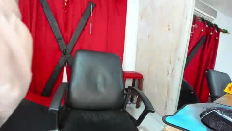 Snapshot of harry_latinboy chatting on 12-13-24, 12:42 Harry online show from 12-13-24, 12:42