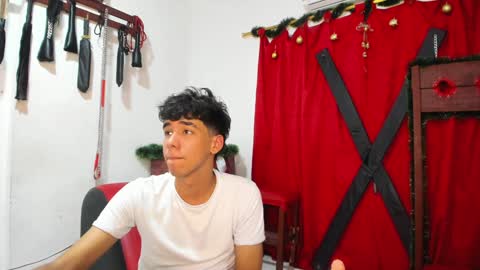 Snapshot of harry_latinboy chatting on 12-20-24, 01:36 Harry online show from 12-20-24, 01:36