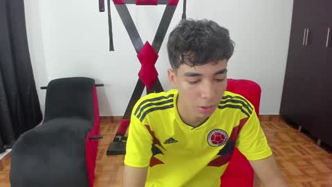 Snapshot of harry_latinboy chatting on 01-12-25, 07:10 Harry online show from 01-12-25, 07:10