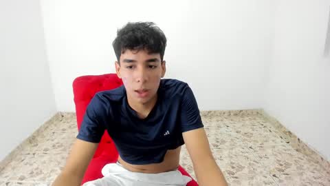 Snapshot of harry_latinboy chatting on 02-26-25, 08:44 Harry online show from 02-26-25, 08:44