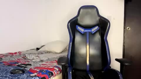 Snapshot of harry_p01 chatting on 10-12-25, 01:04 harry_p01 online show from 10-12-25, 01:04