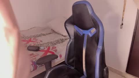 Snapshot of harry_p01 chatting on 02-11-26, 04:50 harry_p01 online show from 02-11-26, 04:50