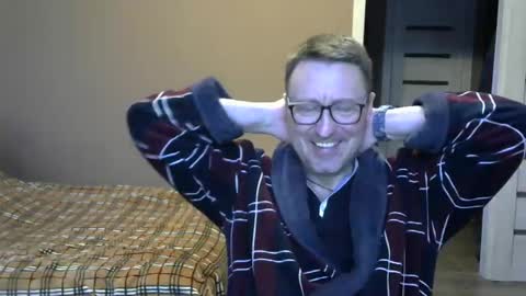 Snapshot of harrysnake chatting on 12-13-24, 06:42 HarrySnake online show from 12-13-24, 06:42