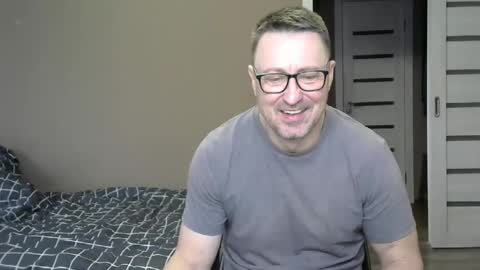 Snapshot of harrysnake chatting on 02-09-25, 08:11 HarrySnake online show from 02-09-25, 08:11