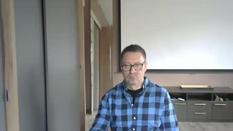 Snapshot of harrysnake chatting on 10-10-25, 08:13 HarrySnake online show from 10-10-25, 08:13