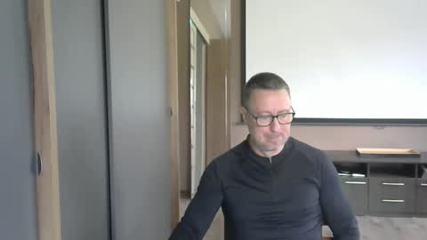 Snapshot of harrysnake chatting on 10-15-25, 06:57 HarrySnake online show from 10-15-25, 06:57