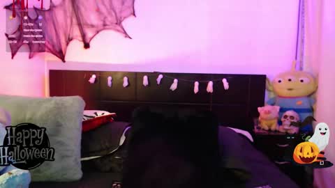 Sofia  Damin online show from 10-24-25, 10:33