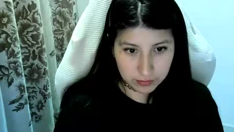 Snapshot of hasley_bbylee chatting on 01-09-25, 04:08 lady online show from 01-09-25, 04:08