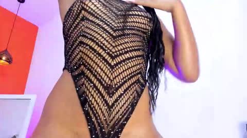 Snapshot of hassly_hot69 chatting on 10-17-25, 08:44 Nicky bac online show from 10-17-25, 08:44