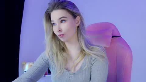 Anna online show from 04-13-26, 09:04