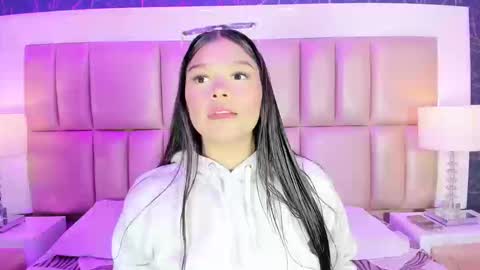 Snapshot of hatsajones chatting on 01-17-26, 04:17 hatsajones online show from 01-17-26, 04:17