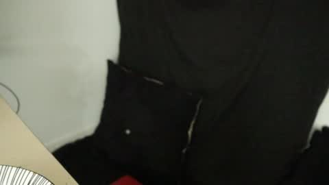 Snapshot of hatsumotokyoto chatting on 02-05-25, 04:06 More content   2   online show from 02-05-25, 04:06