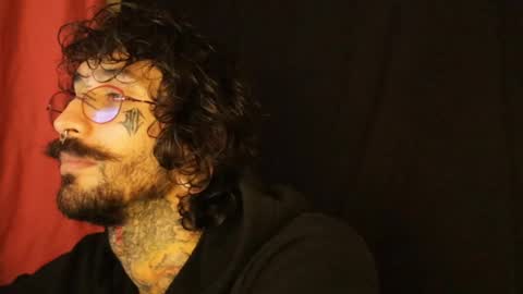 Snapshot of hatsumotokyoto chatting on 02-15-25, 01:53 More content   2   online show from 02-15-25, 01:53