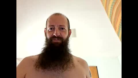 Snapshot of hawktalon007 chatting on 11-09-25, 06:01 Robert online show from 11-09-25, 06:01