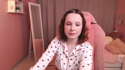 Mia online show from 02-06-26, 01:21