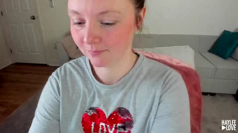 Snapshot of haylee_love chatting on 02-06-26, 06:33 Haylee Love online show from 02-06-26, 06:33