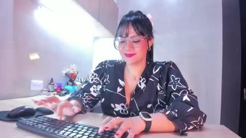Snapshot of haylenpark chatting on 05-17-26, 09:49 haylenpark online show from 05-17-26, 09:49