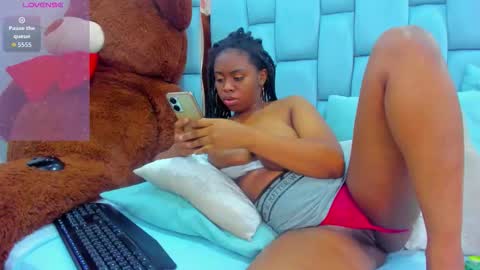 hazel_lanee online show from 02-15-26, 07:51