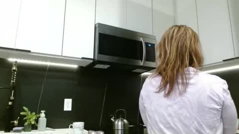 Hazel online show from 03-15-26, 12:22