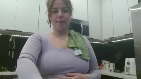 Snapshot of hazel_skye chatting on 04-29-26, 08:15 Hazel online show from 04-29-26, 08:15