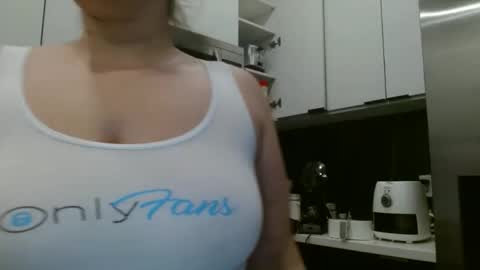 Snapshot of hazel_skye chatting on 05-11-26, 05:10 Hazel online show from 05-11-26, 05:10