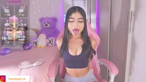 Snapshot of hazelbabee_ chatting on 11-12-25, 06:36 Lynn online show from 11-12-25, 06:36