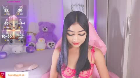 Snapshot of hazelbabee_ chatting on 11-16-25, 10:37 Lynn online show from 11-16-25, 10:37