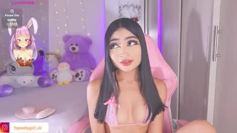 Snapshot of hazelbabee_ chatting on 11-19-25, 05:07 Lynn online show from 11-19-25, 05:07