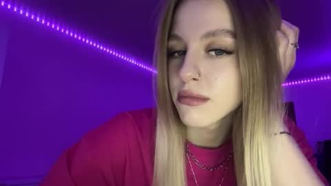 Snapshot of hazelbelgrade chatting on 12-14-25, 01:16 Vuklly online show from 12-14-25, 01:16