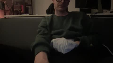 hchappel19 online show from 10-07-25, 12:41