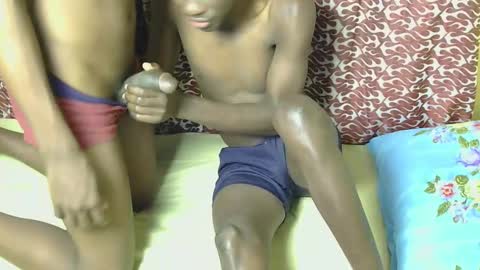 Tee AND ARIEL online show from 05-24-26, 06:51