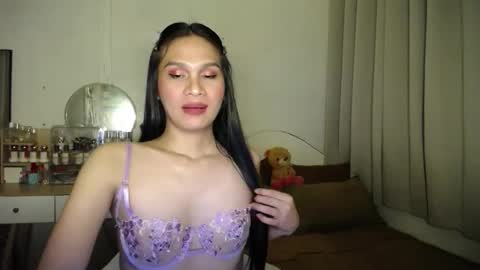 Snapshot of heather_bbyy chatting on 12-19-25, 06:48 heather_bbyy online show from 12-19-25, 06:48