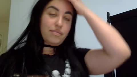 Snapshot of heatwavee chatting on 02-17-25, 05:53 heatwavee online show from 02-17-25, 05:53