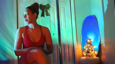 Snapshot of heavenllyy chatting on 12-29-24, 02:38 Heavenllyy online show from 12-29-24, 02:38