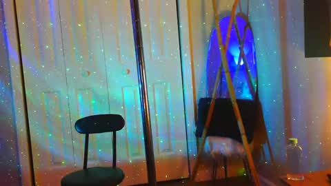 Snapshot of heavenllyy chatting on 10-13-25, 03:28 Heavenllyy online show from 10-13-25, 03:28
