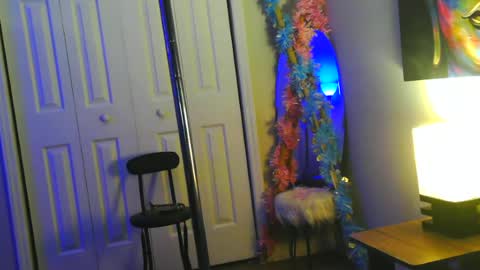 Heavenllyy online show from 06-18-26, 01:50