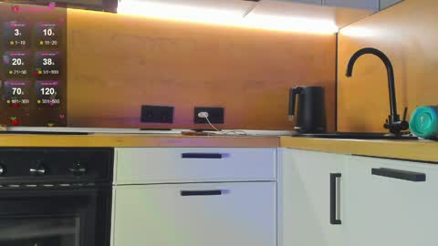 Snapshot of heavenly_passion chatting on 05-18-26, 06:14 Caramel online show from 05-18-26, 06:14