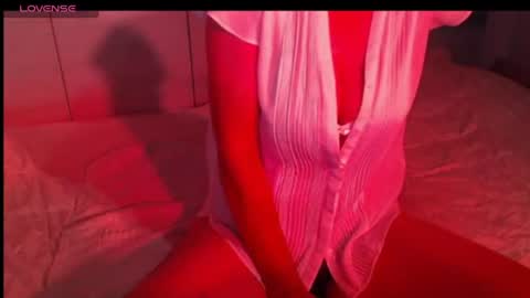 Snapshot of heavenlykiss chatting on 06-23-26, 07:39 Chani online show from 06-23-26, 07:39