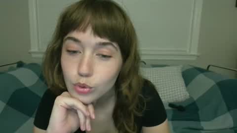 Snapshot of heavenlysiren chatting on 04-18-26, 04:49 heavenlysiren online show from 04-18-26, 04:49