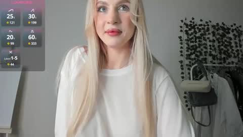 Snapshot of heavenlysky_ chatting on 12-10-24, 12:28 Akemi instinthemoodforlooove online show from 12-10-24, 12:28
