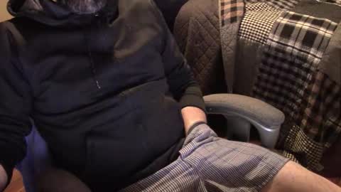 Snapshot of heavilyhung chatting on 02-22-26, 05:19 John online show from 02-22-26, 05:19