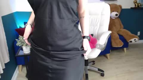 hebelongs2her online show from 11-06-25, 08:43