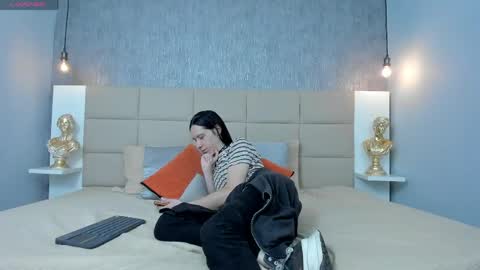 Keira Hecate online show from 04-20-26, 07:15