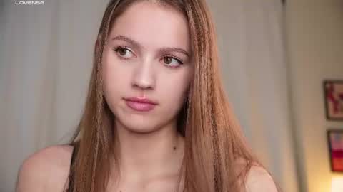Snapshot of hecola chatting on 07-22-26, 06:38 Nika next stream 200pm GMT online show from 07-22-26, 06:38