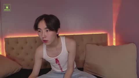 HEEJIN online show from 09-20-25, 03:35