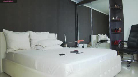 Helen online show from 03-28-26, 03:11