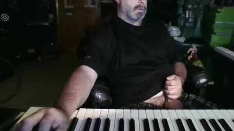 Snapshot of heguy46 chatting on 05-25-26, 06:19 heguy46 online show from 05-25-26, 06:19