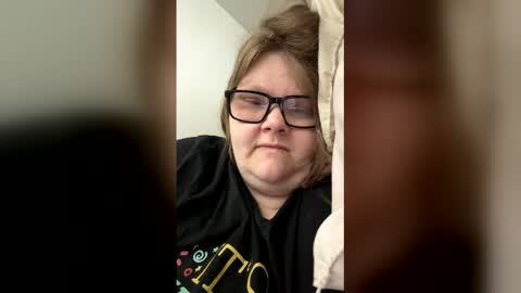 heidimackey2 online show from 04-18-26, 09:57
