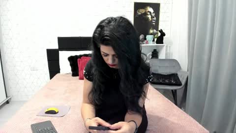 Heidi online show from 04-23-26, 02:57